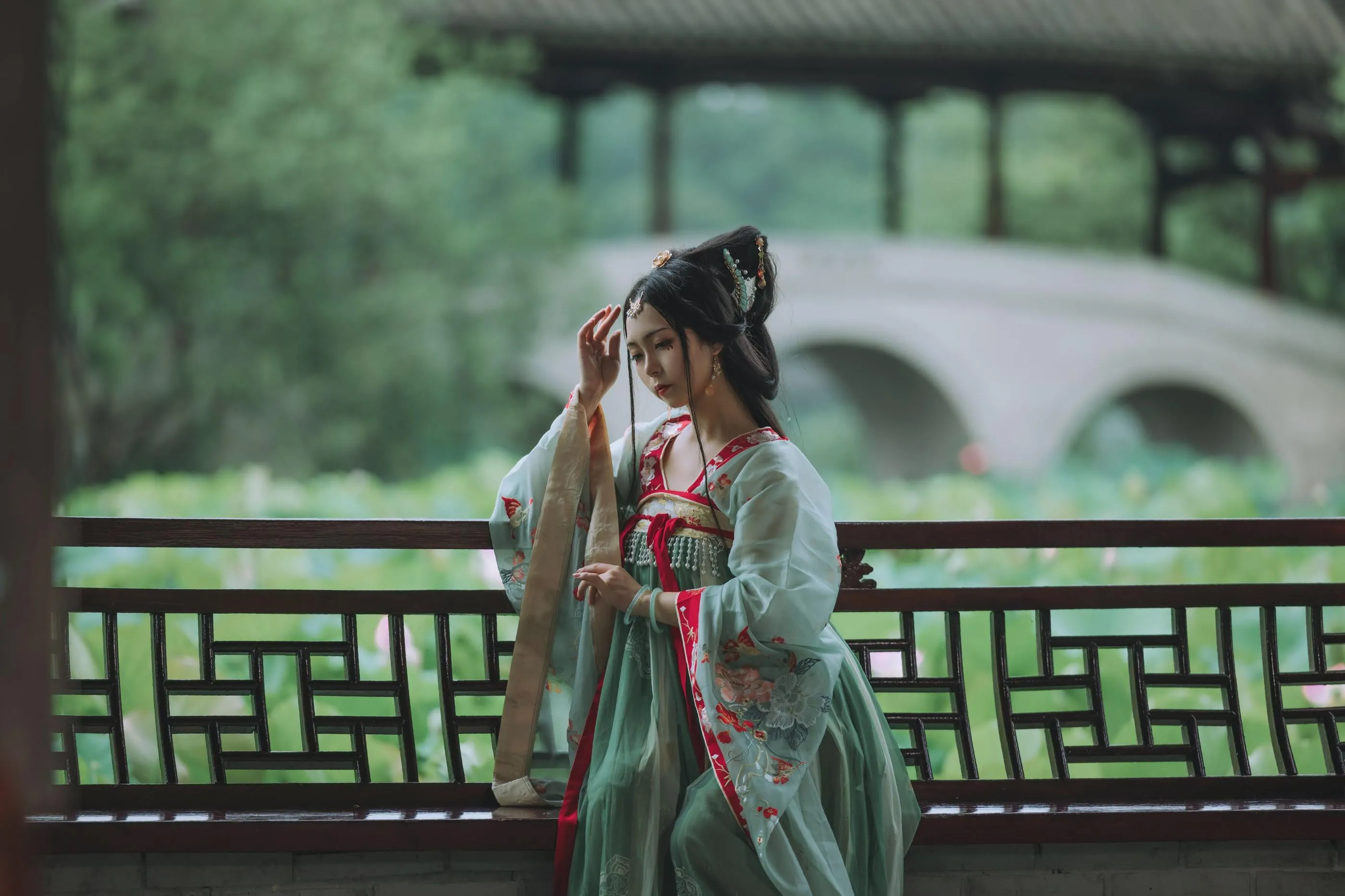 [YITUYU艺图语]2022.08.13 风荷举 阡墨红尘 [22P]插图4
